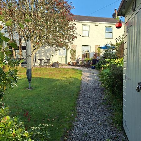 Redmoor Apartment Saint Day Bagian luar foto